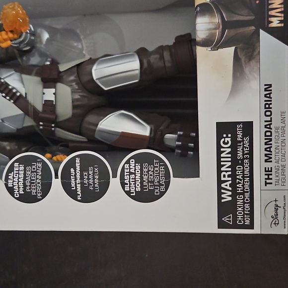 Star Wars Mandalorian Action Figure with Silver Armor and Orange Accessory - Picture 8 of 9